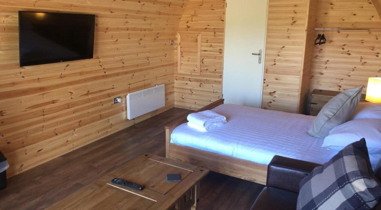 فندق Superior Glamping Pod With Hot Tub فرودشام المظهر الخارجي الصورة