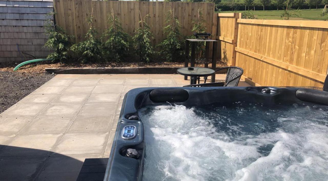 فندق Superior Glamping Pod With Hot Tub فرودشام المظهر الخارجي الصورة