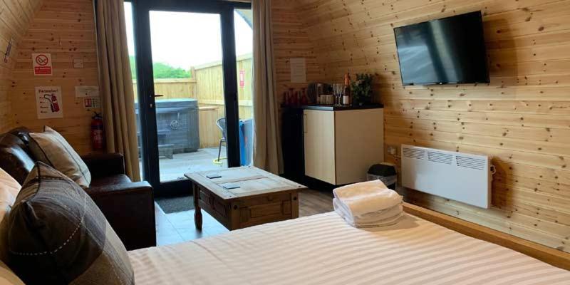 فندق Superior Glamping Pod With Hot Tub فرودشام المظهر الخارجي الصورة